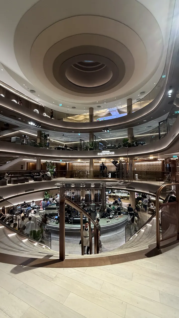 Café Amazon Experience 咖啡館室內